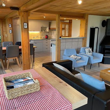 Edelweiss 4 Zi Ferienwohnung In Landhaus Frutigen Luaran gambar