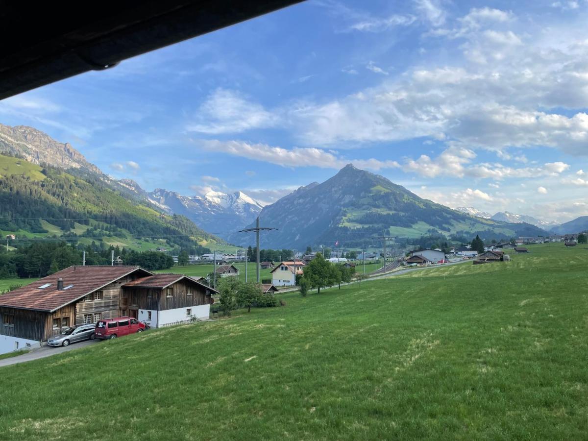Edelweiss 4 Zi Ferienwohnung In Landhaus Frutigen Luaran gambar