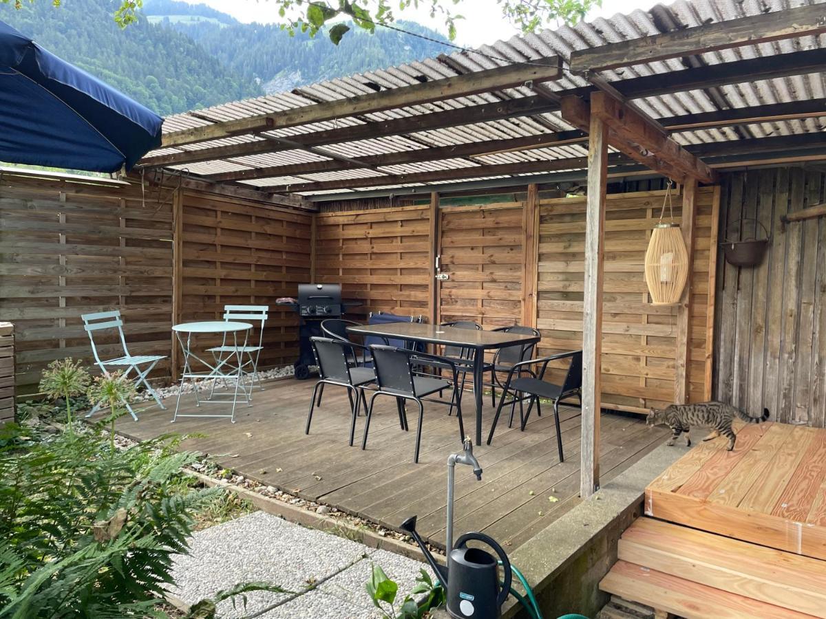 Edelweiss 4 Zi Ferienwohnung In Landhaus Frutigen Luaran gambar