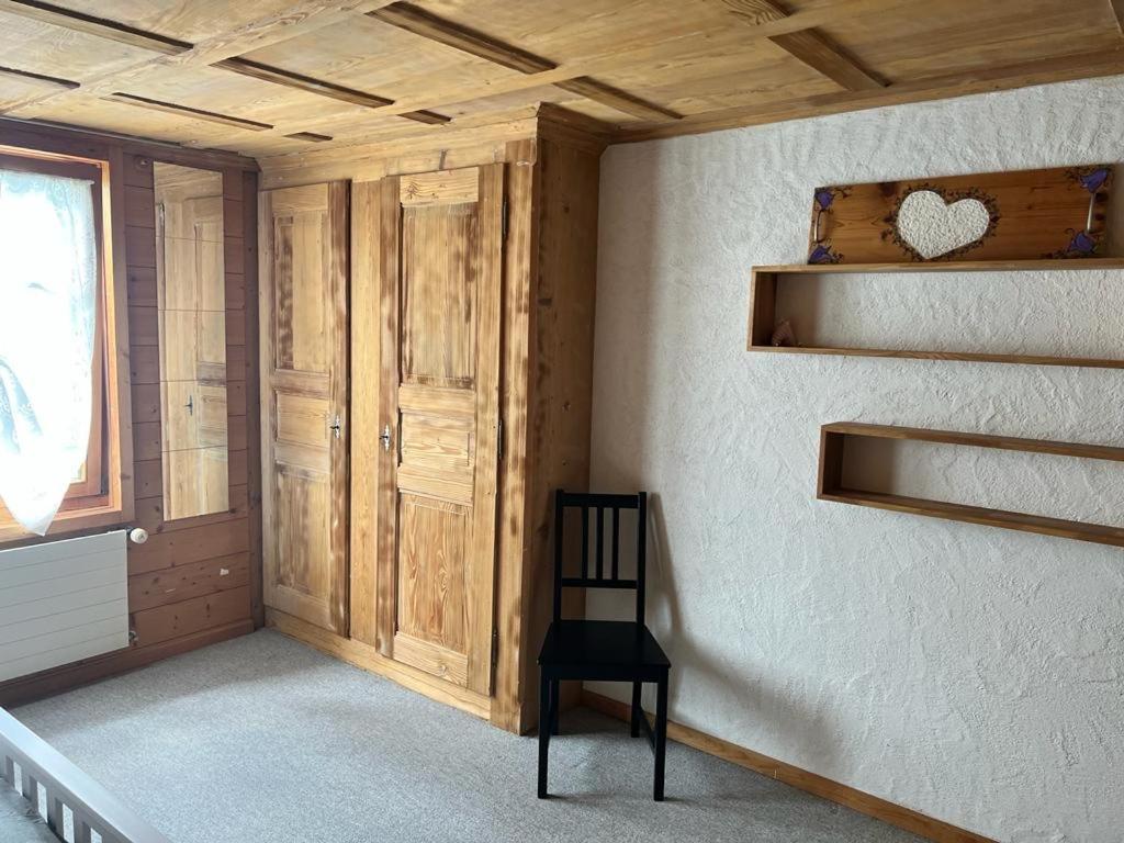 Edelweiss 4 Zi Ferienwohnung In Landhaus Frutigen Luaran gambar